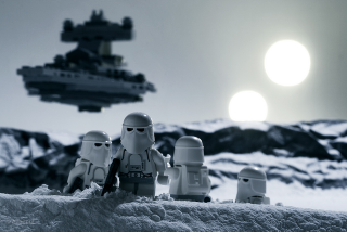 Illustration for article titled Daily life on Hoth, illustrated with Lego